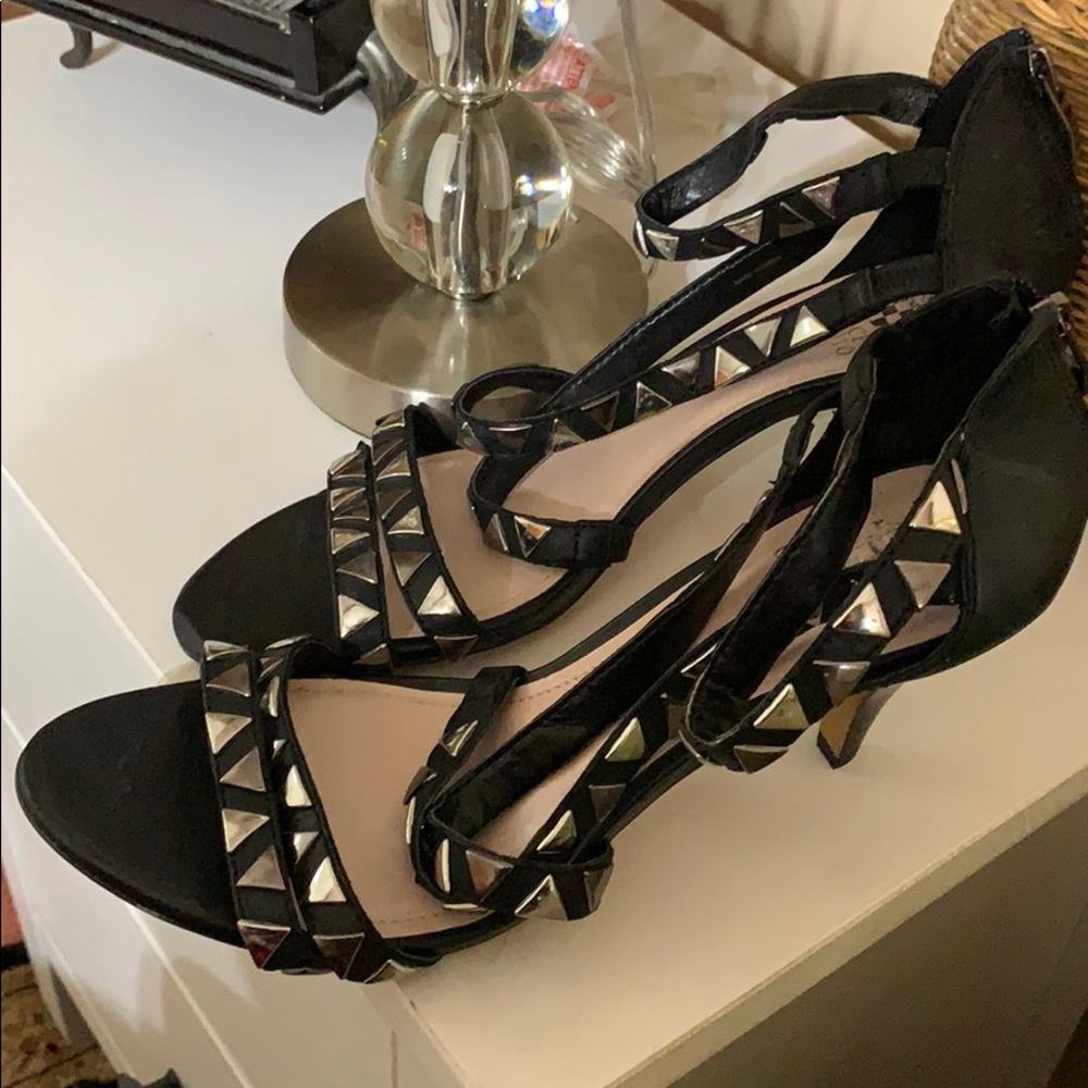 Vince Camuto Vc-Mikal Shoes